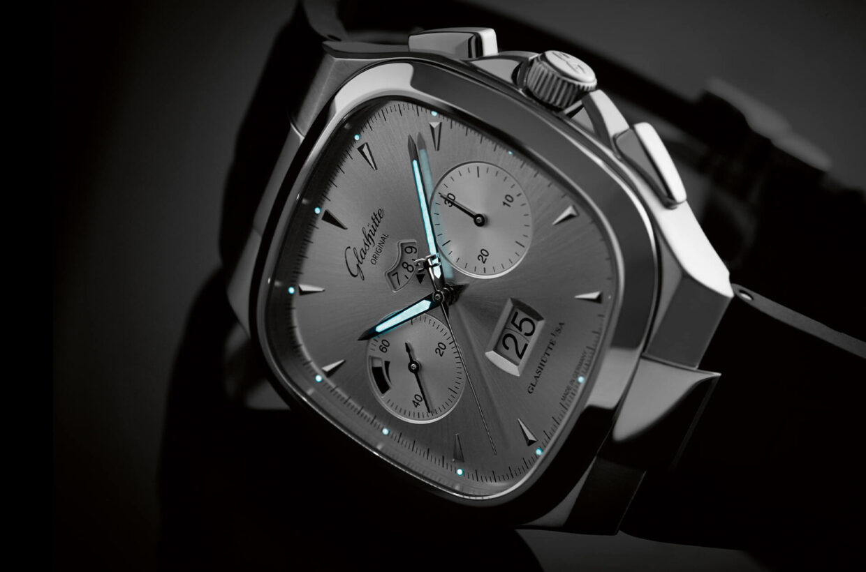 White gold hands Hour and minute hands in white gold with Super-LumiNova inlays White gold hands Hour and minute hands in white gold with Super-LumiNova inlays