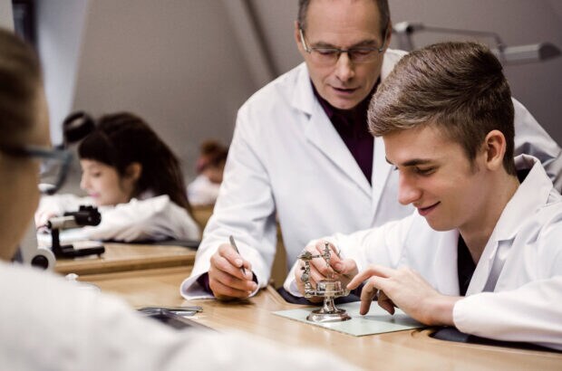 Ausbildung zum Uhrmacher (m/w/d)