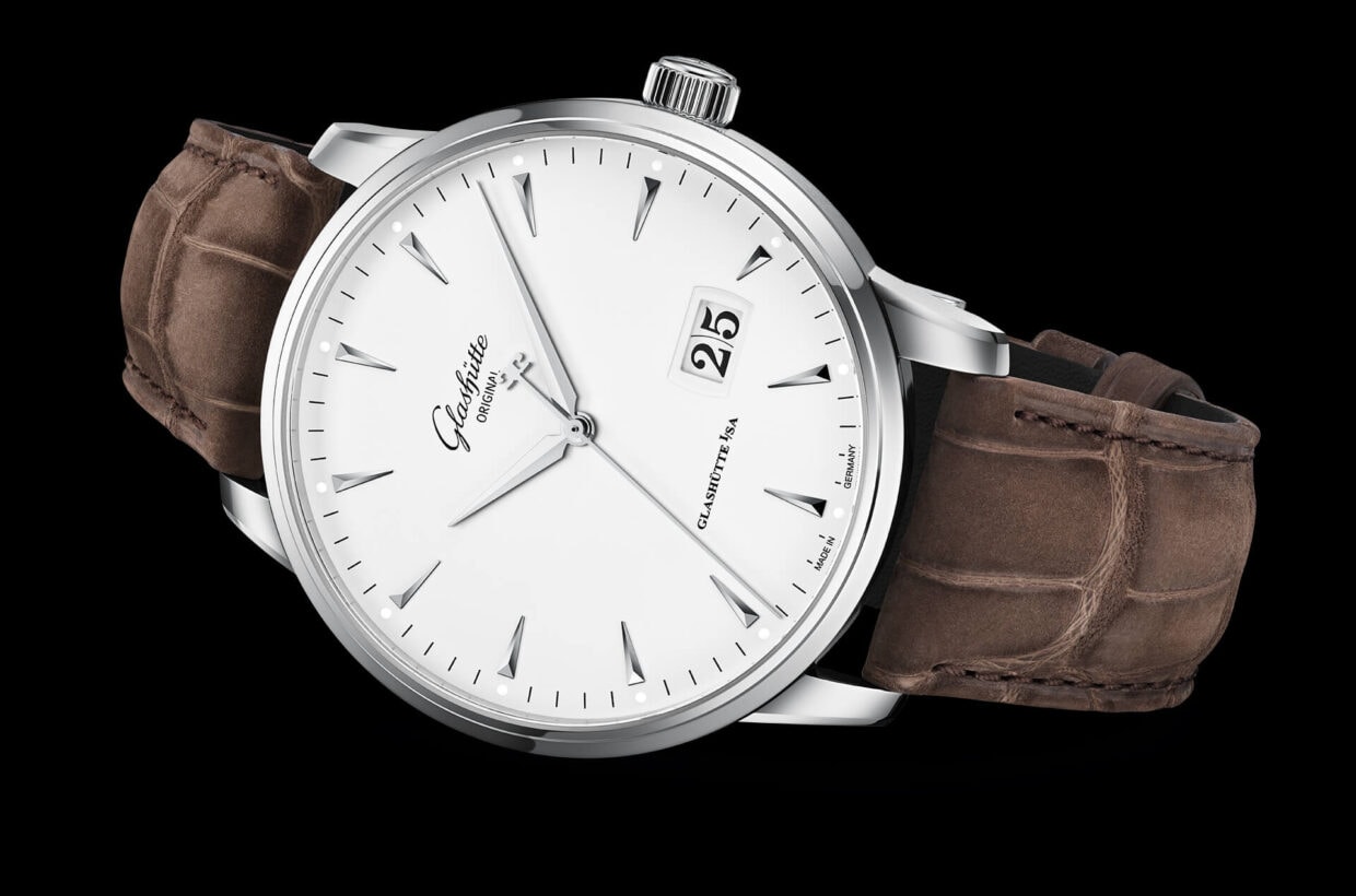 Matt white dial