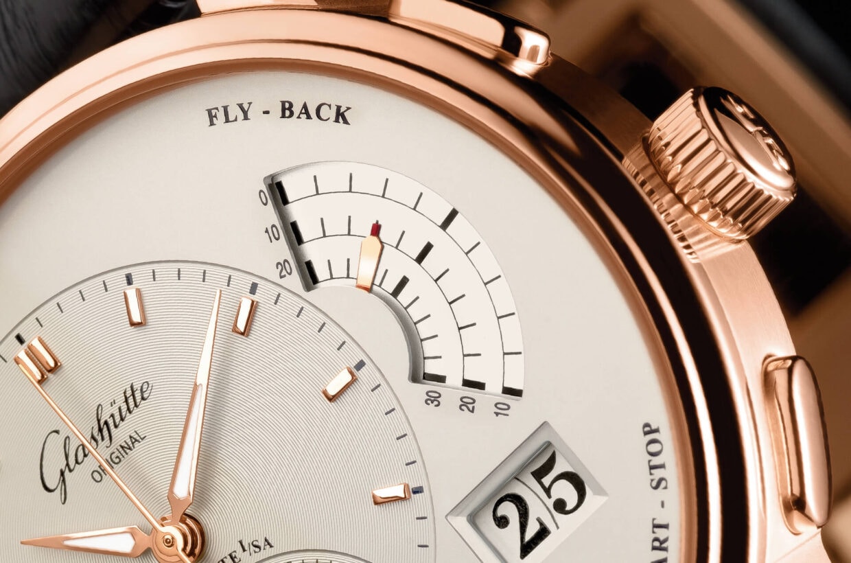 Striking details The unusual 30-minute counter on the right half of the dial is an interpretation of the original design with three cumulative 10-minute scales and a trident-indicator with three separate pointers of different lengths. 