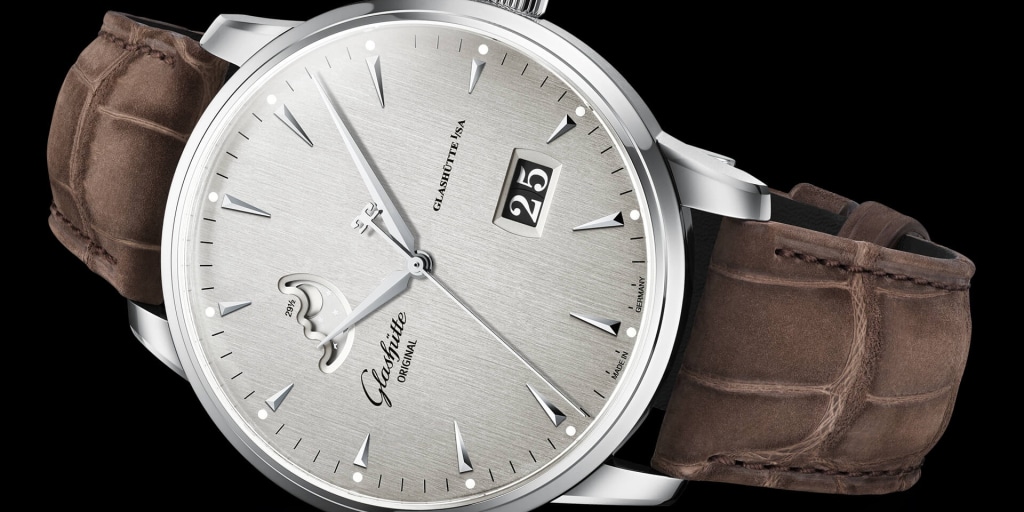 Silver-grey dial