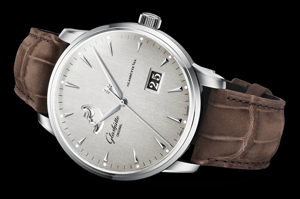 Silver-grey dial