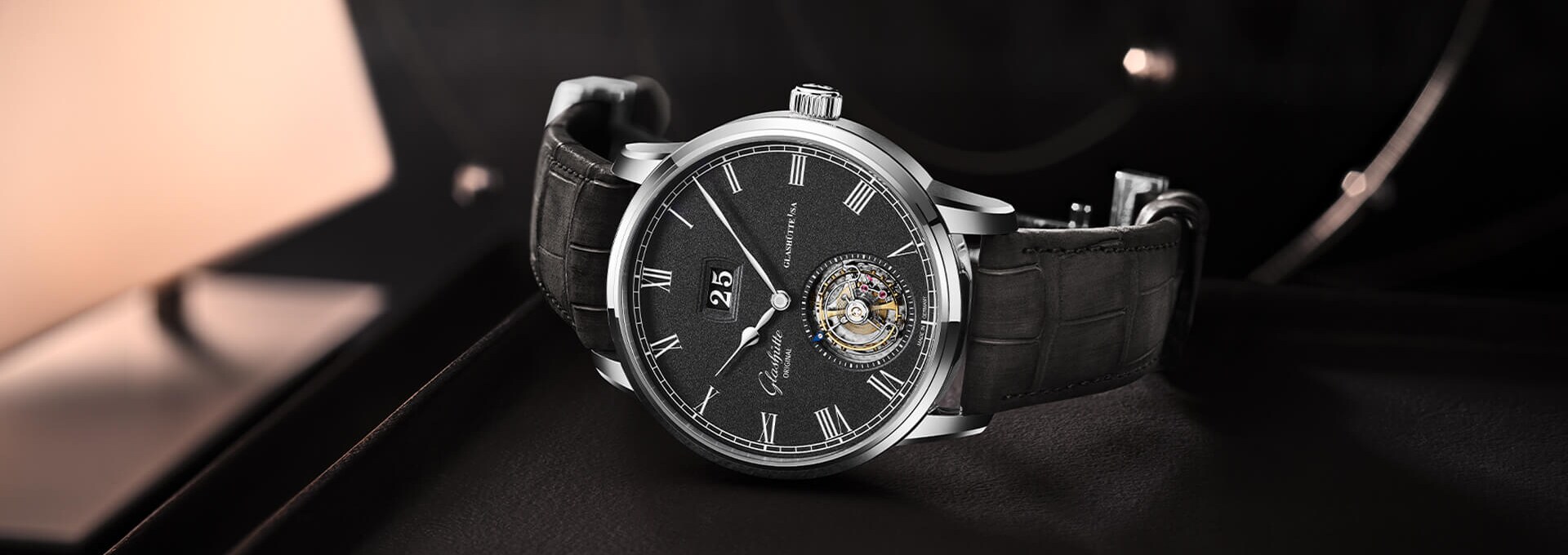 Glashuette_Original-Hero_Image-W19403040404
