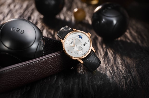 Des garde-temps asymétriques innovants Avec le design asymétrique de leur cadran, ces modèles innovants confèrent à l’art horloger de Glashütte Original un visage unique et contemporain. Découvrez la collection Pano 