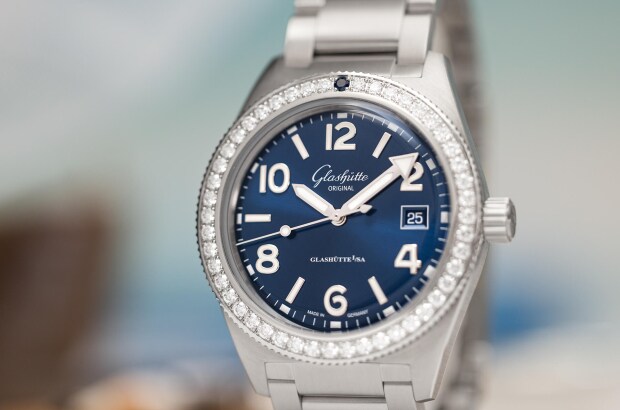 SeaQ We ourselves determine the balance with which we face our daily challenges. The SeaQ with its gem-set bezel is an expression of perfect harmony bringing together precision, sportiness and a touch of glamour. More about this watch 