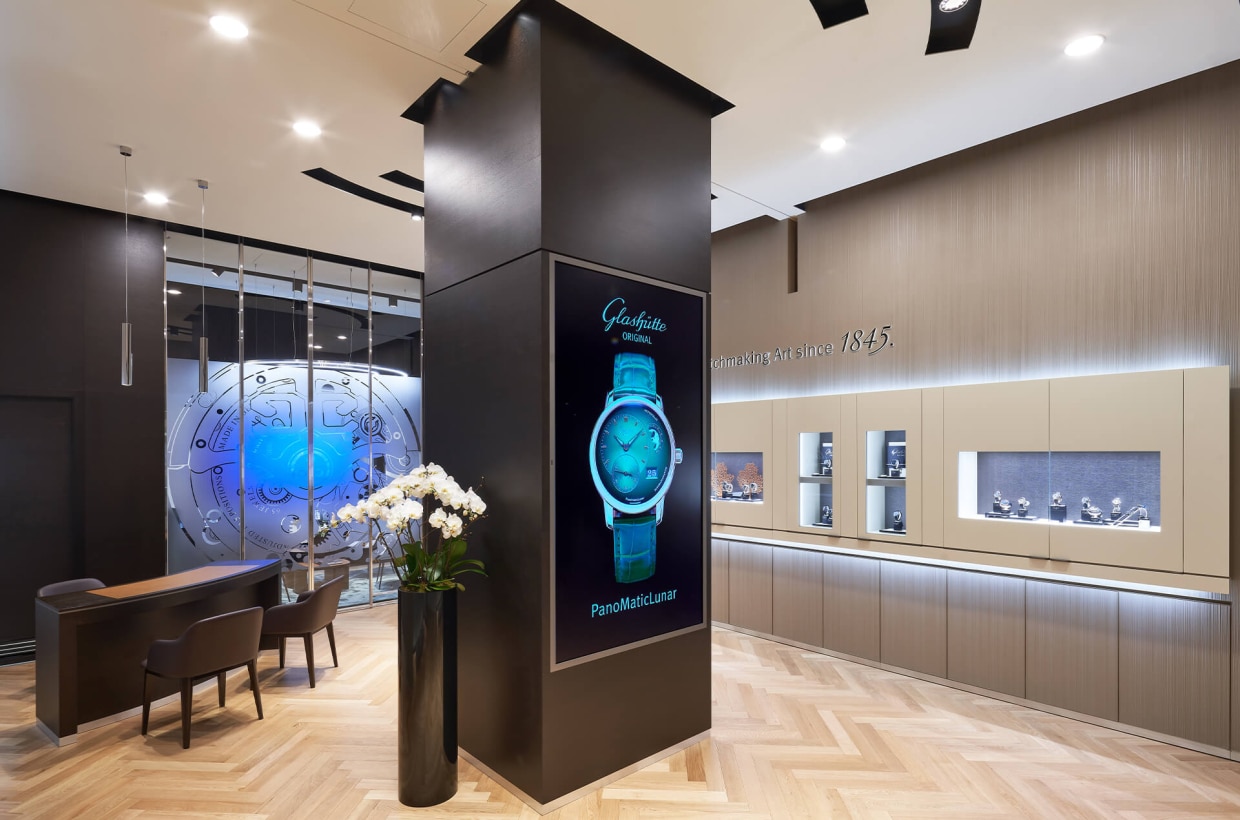                                          Glashuette_Original-Boutique-Seongnam-3
                                      