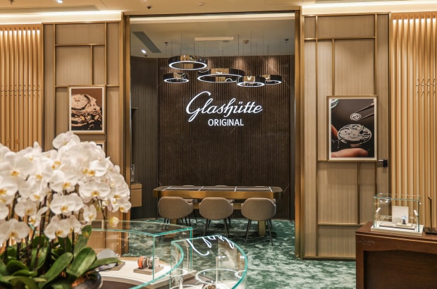                                                  Glashuette_Original-Boutique-Changsha3
                                              