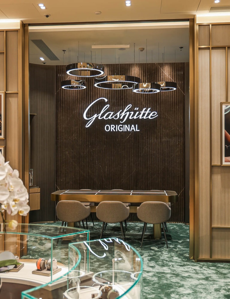                                                  Glashuette_Original-Boutique-Changsha3
                                              