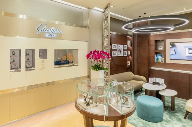                                                  Glashuette_Original-Boutique-Macau_Wynn-3
                                              
