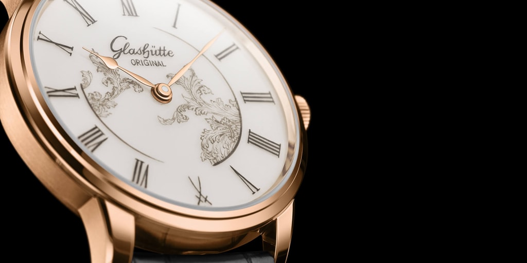 Pure elegance in red gold