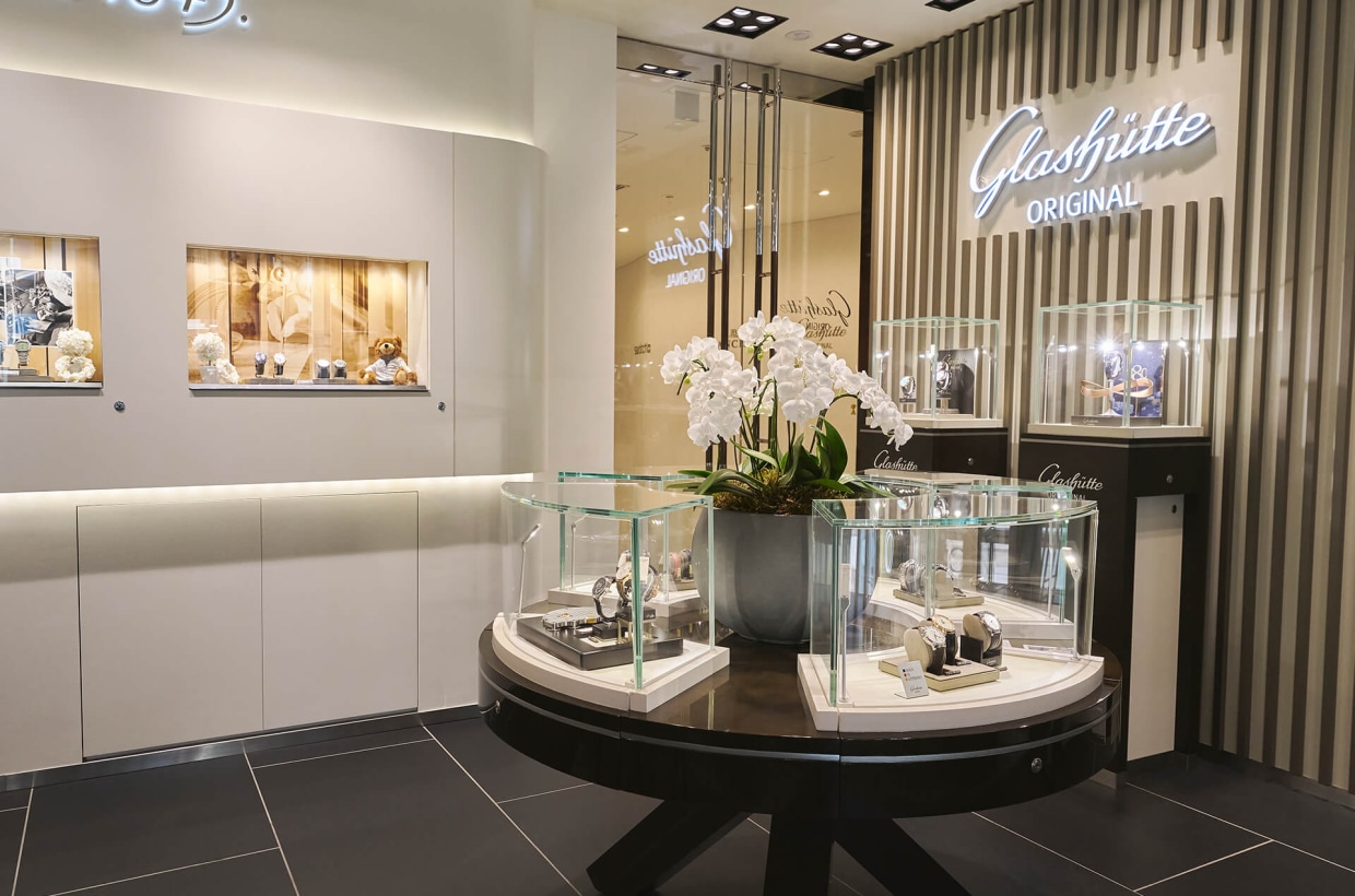                                          Glashuette_Original-Boutique-Tokyo
                                      