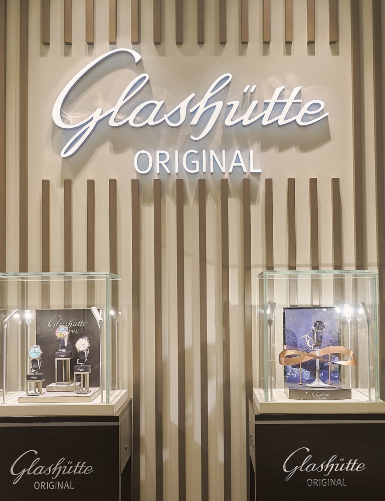                                                  Glashuette_Original-Boutique-Tokyo4
                                              