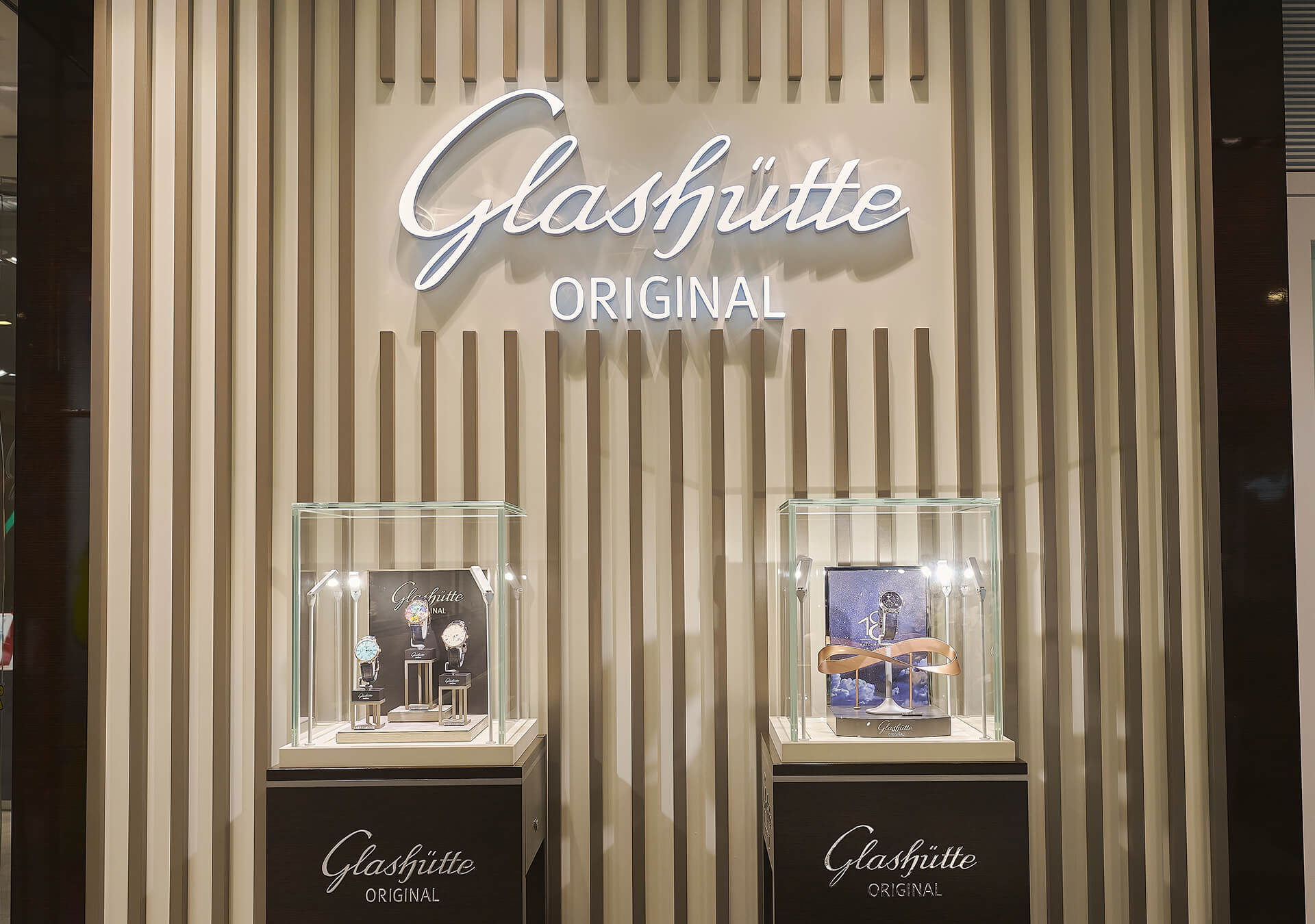                                                  Glashuette_Original-Boutique-Tokyo4
                                              