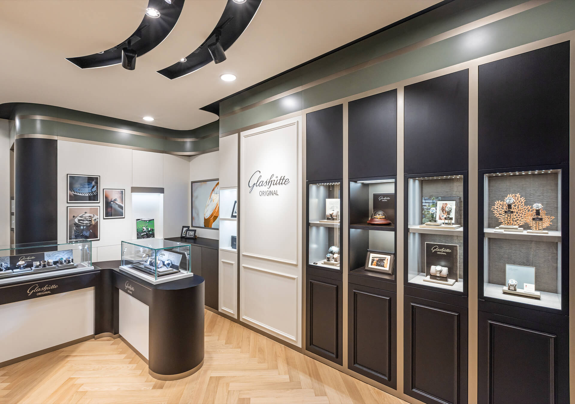                                                  Glashuette_Original-Boutique-Shinsegae-Main-The-Reserve-2
                                              