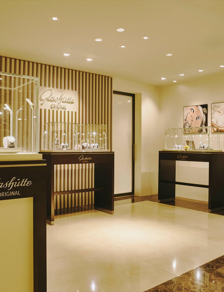                                                  Glashuette_Original-Boutique-Isetan-Shinjuku-2
                                              