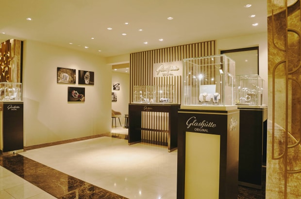                                                  Glashuette_Original-Boutique-Isetan-Shinjuku-4
                                              