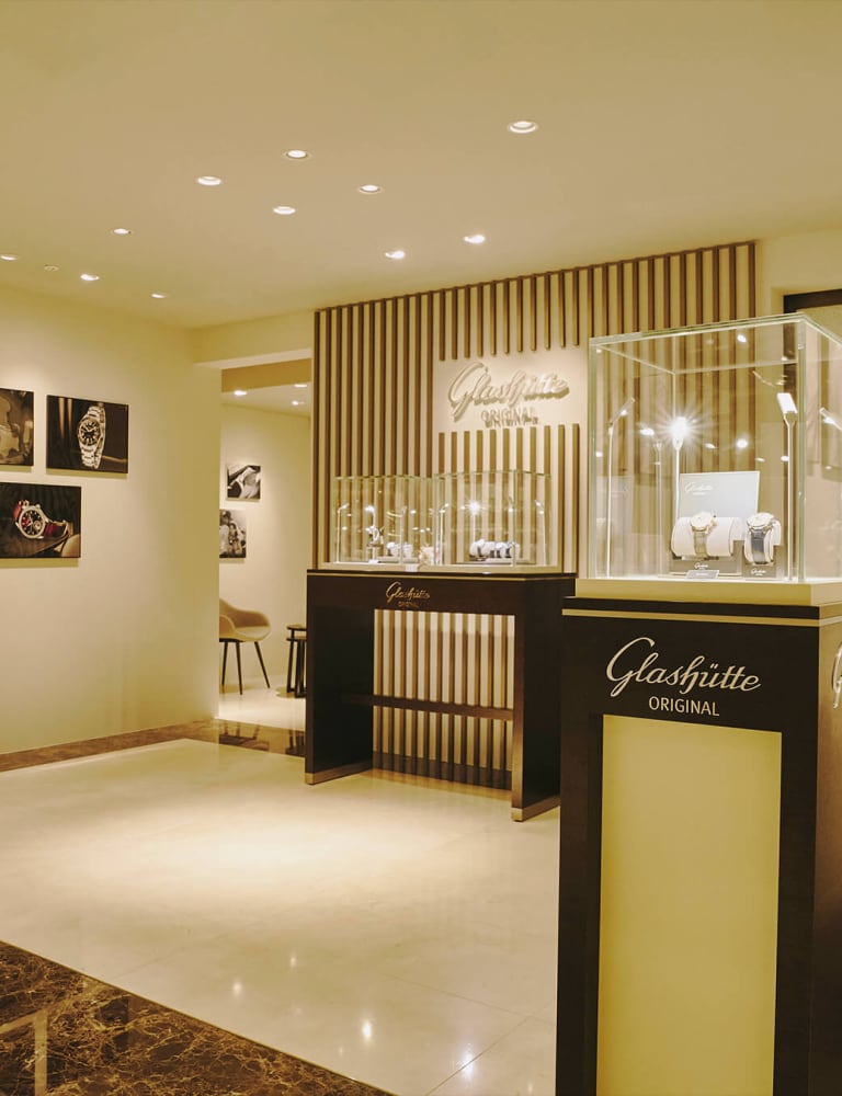                                                  Glashuette_Original-Boutique-Isetan-Shinjuku-4
                                              