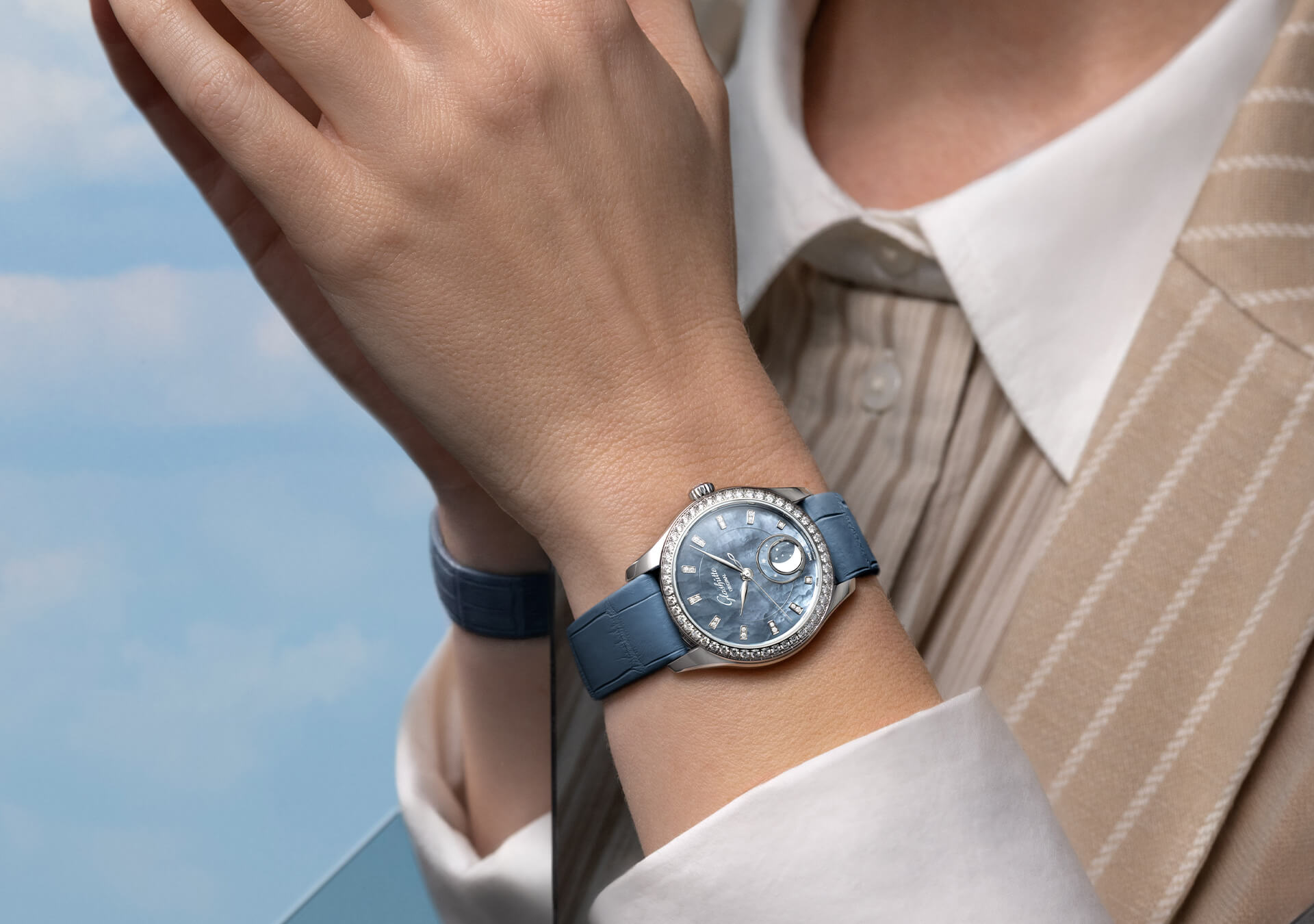                                                  Glashuette_Original-W13514041214-Detail-Video
                                              