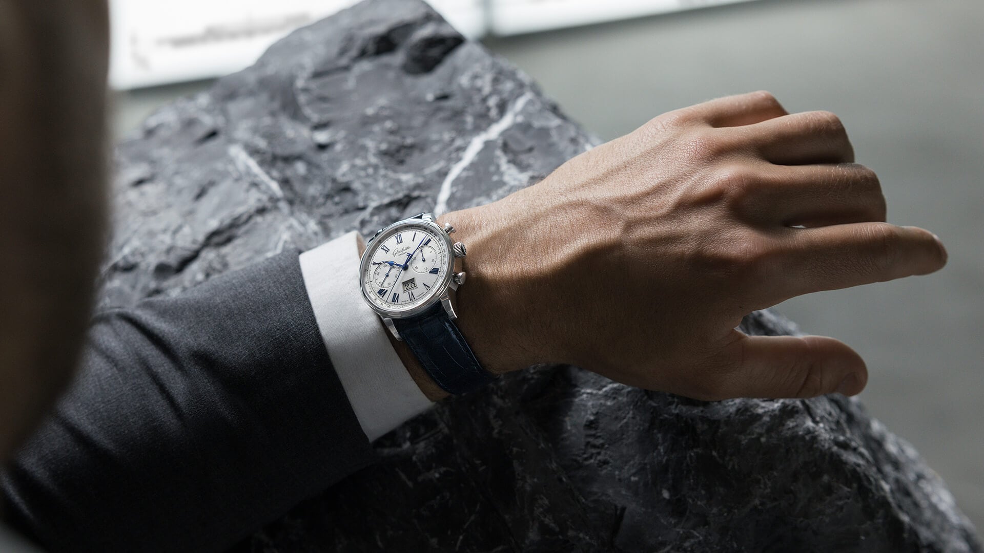                                                  Glashuette-Original-W13724010261-Lifestyle-2
                                              