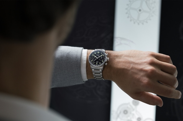                                                  Glashuette-Original-W13724201271-Lifestyle-1
                                              