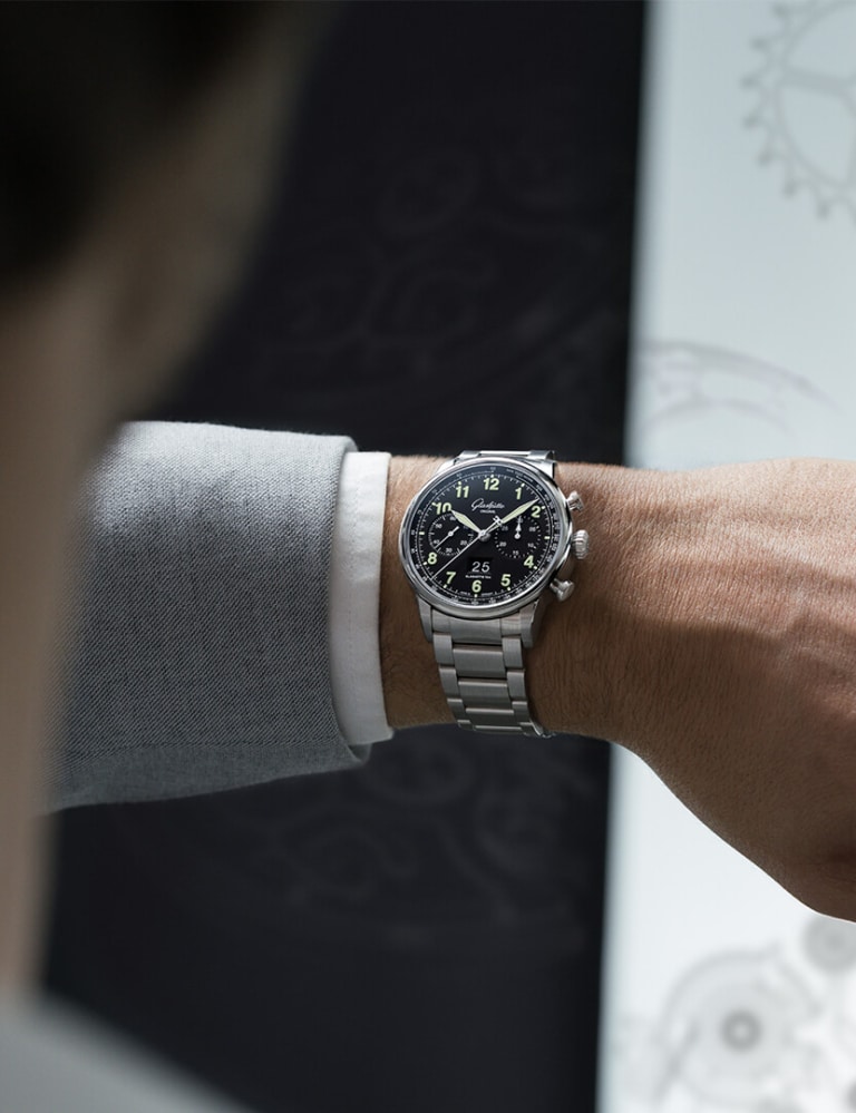                                                  Glashuette-Original-W13724201271-Lifestyle-1
                                              