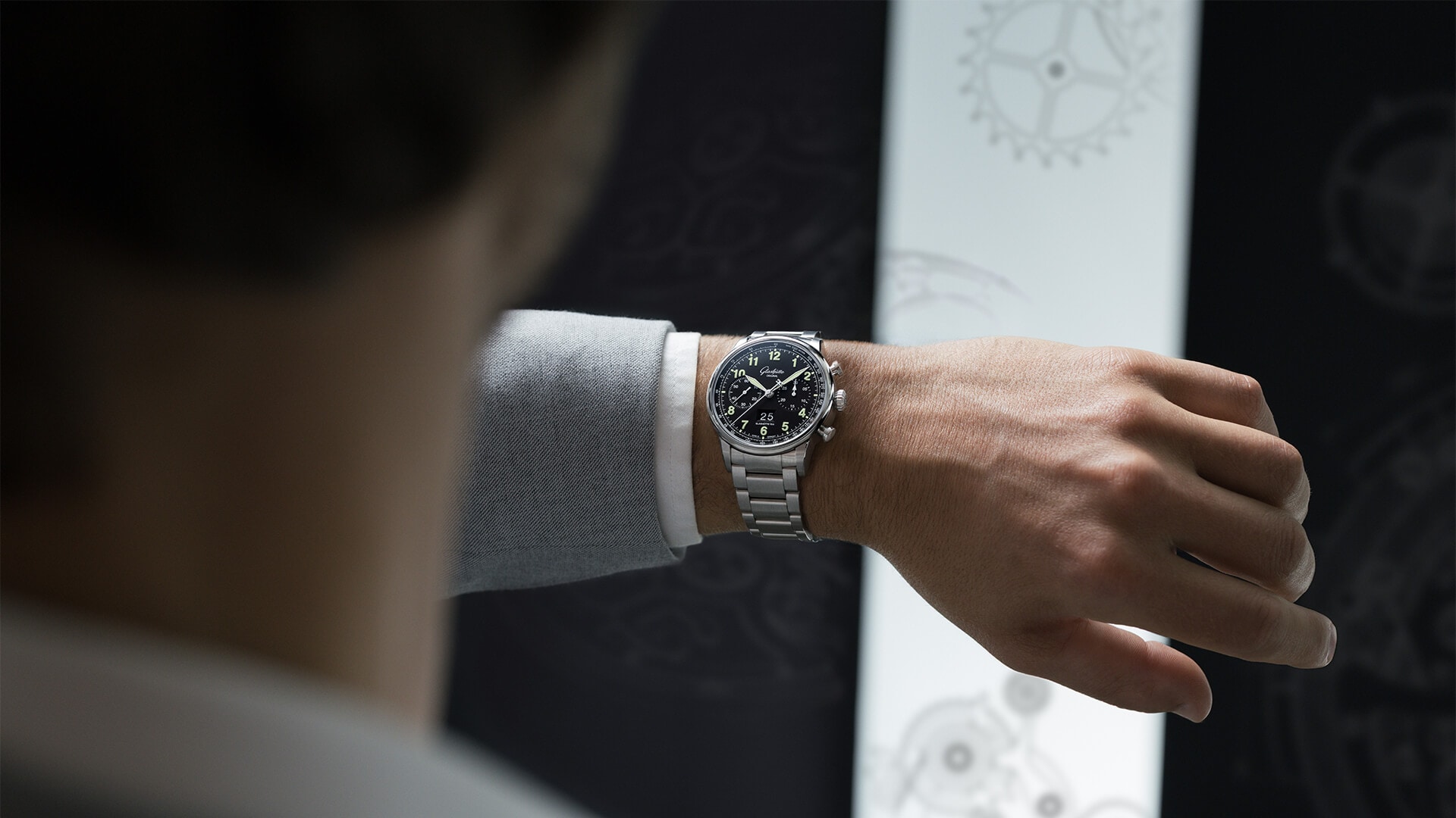                                                  Glashuette-Original-W13724201271-Lifestyle-1
                                              