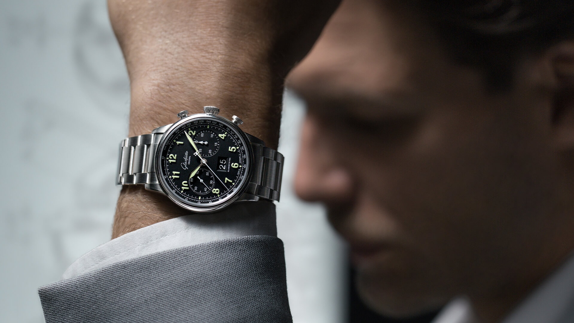                                                  Glashuette-Original-W13724201271-Lifestyle-2
                                              